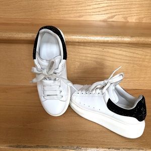 White wedge sneakers with black sparkle backing EUR 36